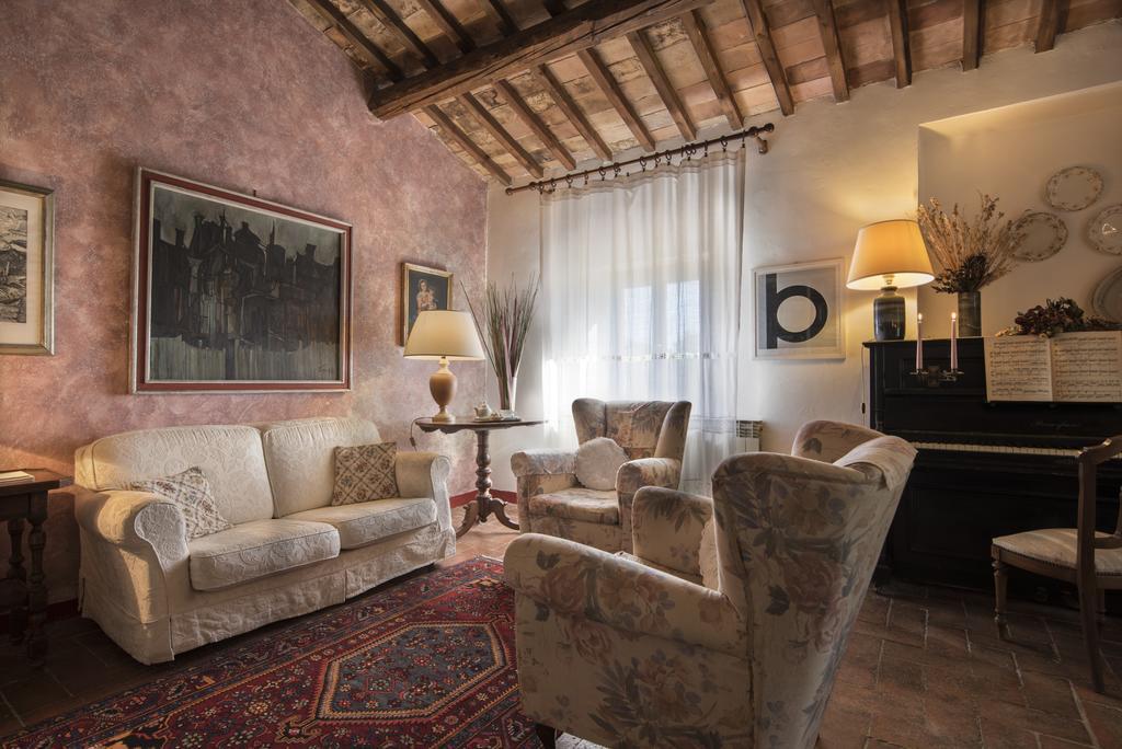 Hostal Il Casolare Di Libbiano San Gimignano Exterior foto