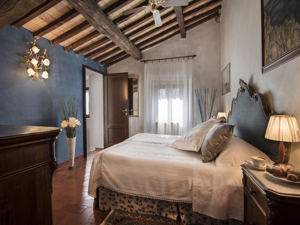 Hostal Il Casolare Di Libbiano San Gimignano Exterior foto