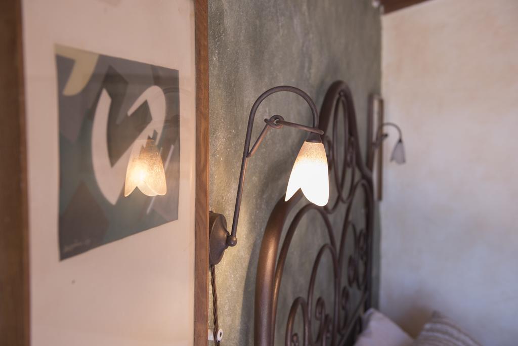 Hostal Il Casolare Di Libbiano San Gimignano Exterior foto
